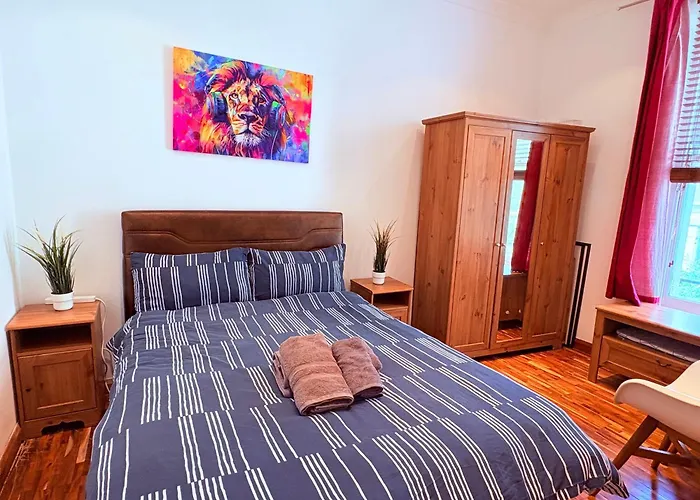 Superb Affordable And Very Well Located 3 Bed Flat For 6 People In Chelsea Zone 1