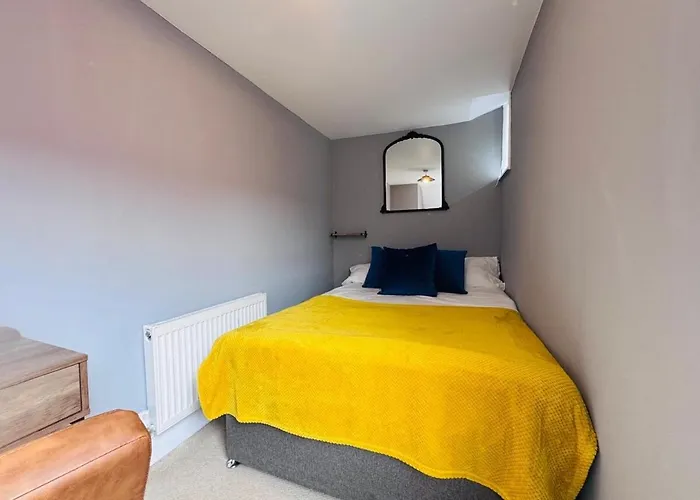 Stylish & Cosy 2 Bedrooms Mews London