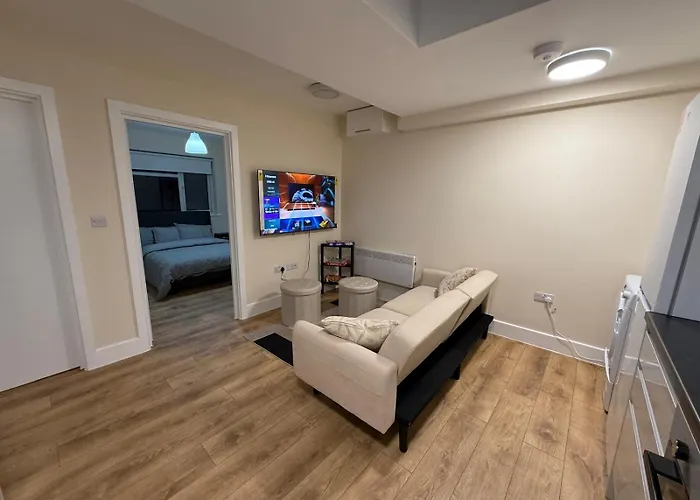 Spacious 2Bed Flat In Wembley Close To Stadium
