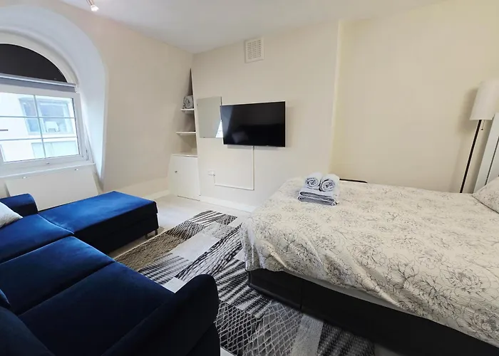 Cosy studio Victoria