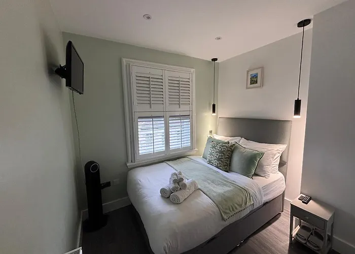 Delux Double Bedroom En Suite With Tea & Coffee Facilities