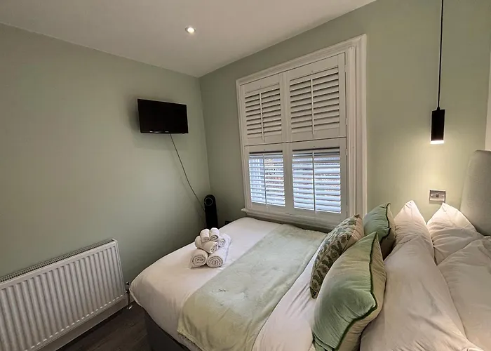 Delux Double Bedroom En Suite With Tea & Coffee Facilities