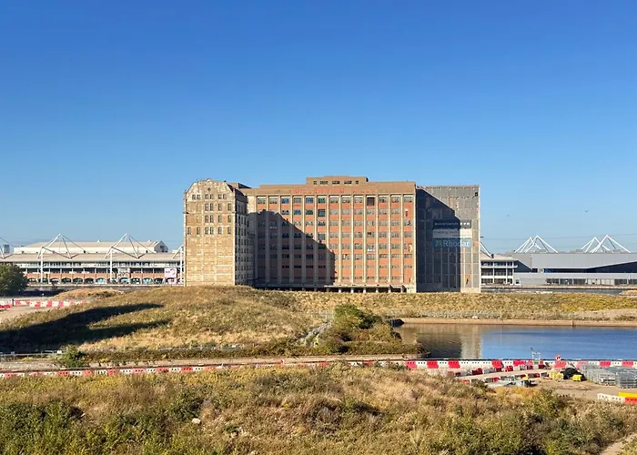 Riverside Suites And Apartments