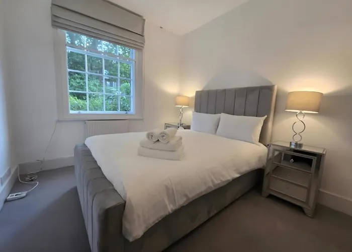 Elegant 2 Bedroom Apartment In Knightsbridge