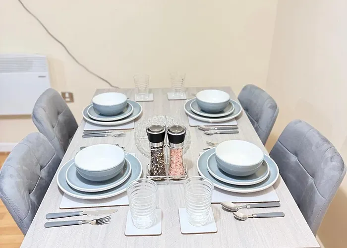 2 Bedroom Luxurious Apartment In Stratford London