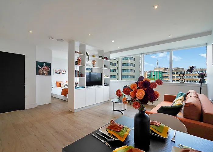 Large Cosy Studio Apartment Next To Stadium With Gym