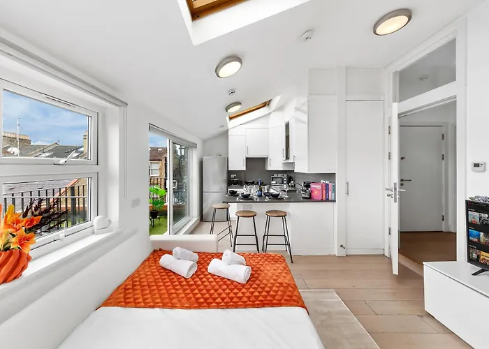 Charming Kensington Retreat