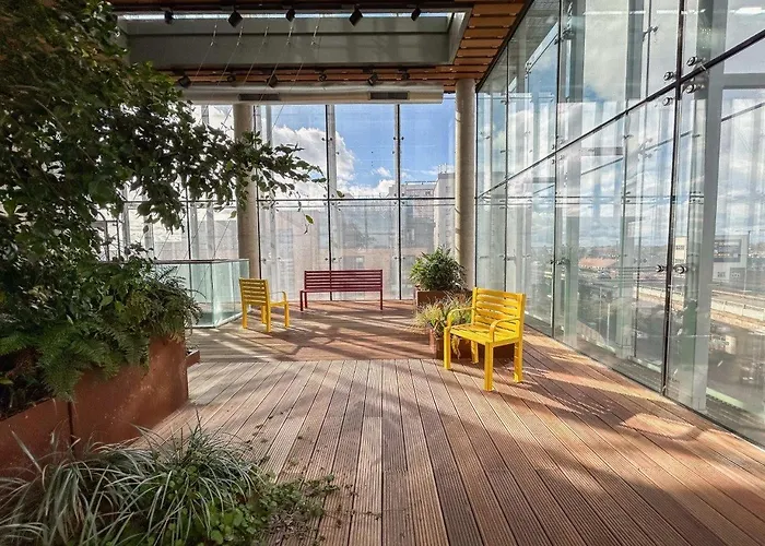 Stylish Urban Sanctuary With Parking