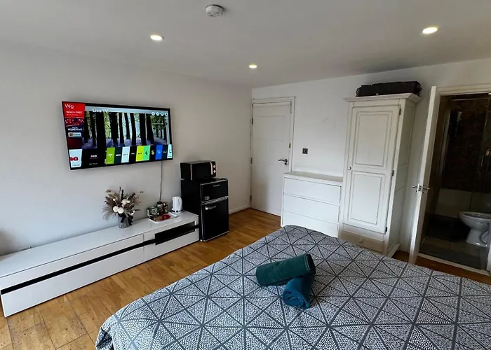 En-Suite Room With A King Size Bed And Private Balcony