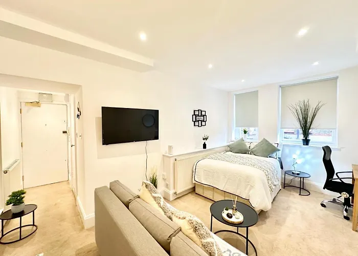 Luxury Family Apartment In London
