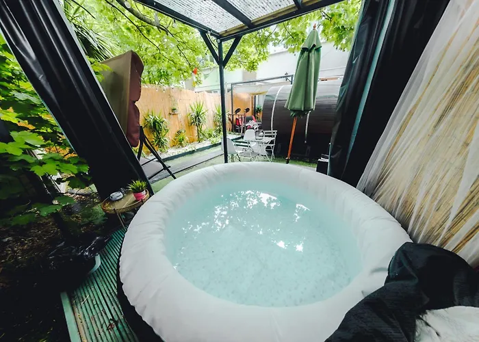 Tranquilhaus! 3Br Retreat With Spa Saunas, Hot Tub & Garden Cinema