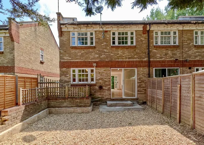 Stunning 3Bed 2Bath Family Home With Garden