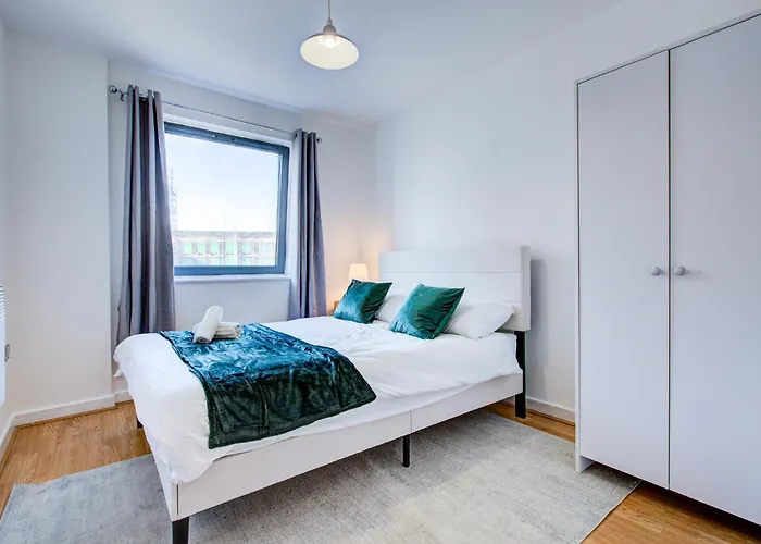Luxury Apartment In Stratford