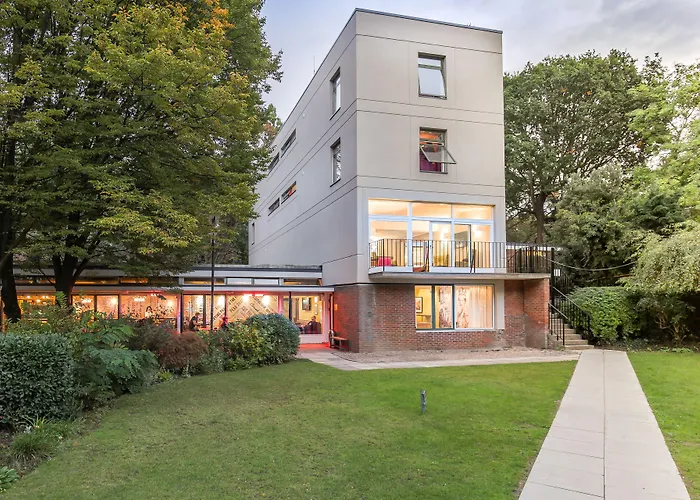 Safestay London Kensington Holland Park (Adults Only)