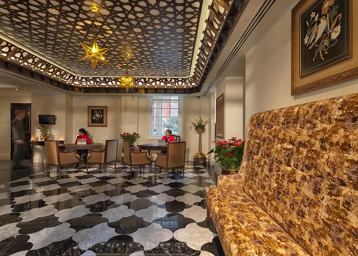 Hotel The Lalit London
