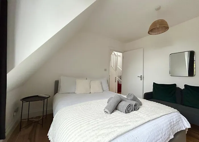 Cosy 3 Bedroom Flat, Hackney Central