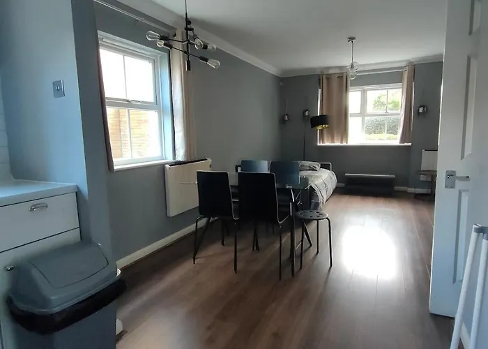 Free Parking 4 Beds Flat 15 Min Train To Victoria London Bridge St Paul Cathedral
