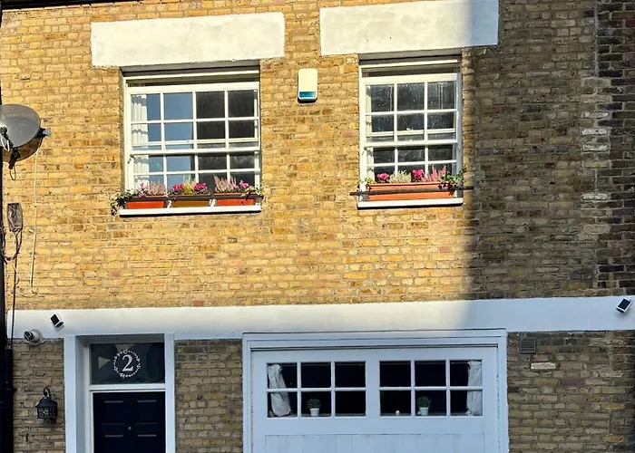 The Snug - A Unique Room Within A Room, Central London
