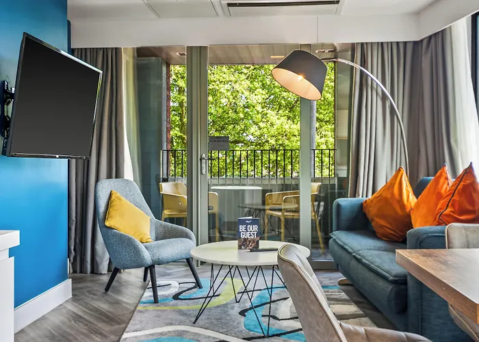 Roomzzz London Stratford