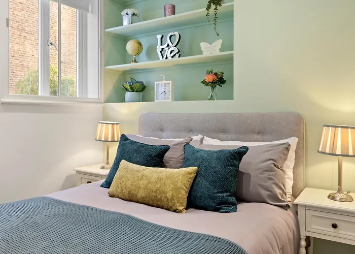 Bright & Modern 2-Bed Notting Hill Apartment London
