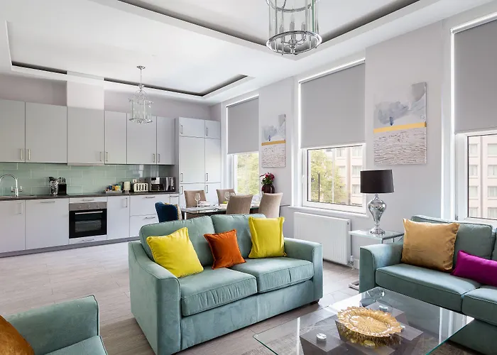 Cromwell Road Apartments