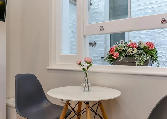 Queensborough Terrace Serviced Apartments Londra