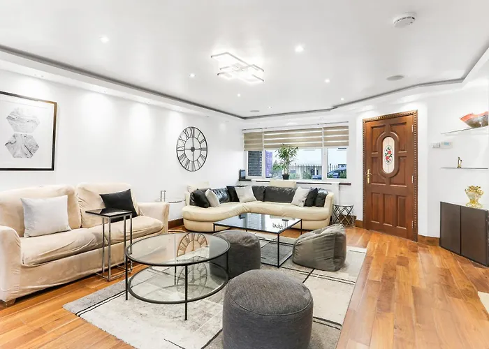 Phenomenal Hyde Park-Central London Home With Large Roof Terrace