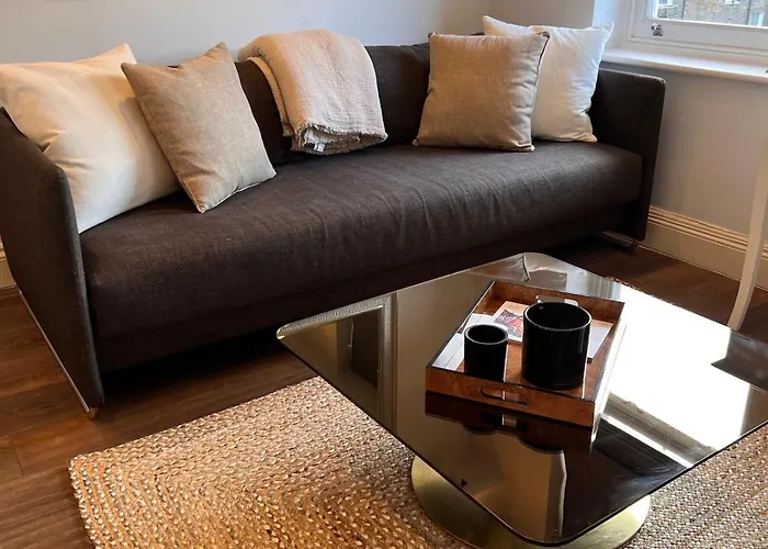 Gorgeous Light Contemporary Apt In Notting Hill London
