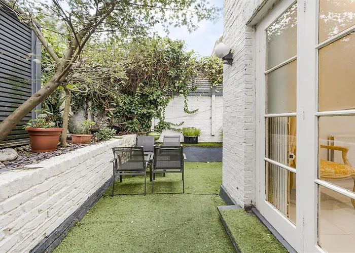 Earls Court Spacious