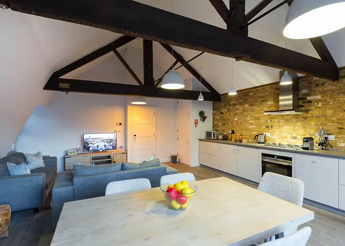 Urban Chic - Rathbone