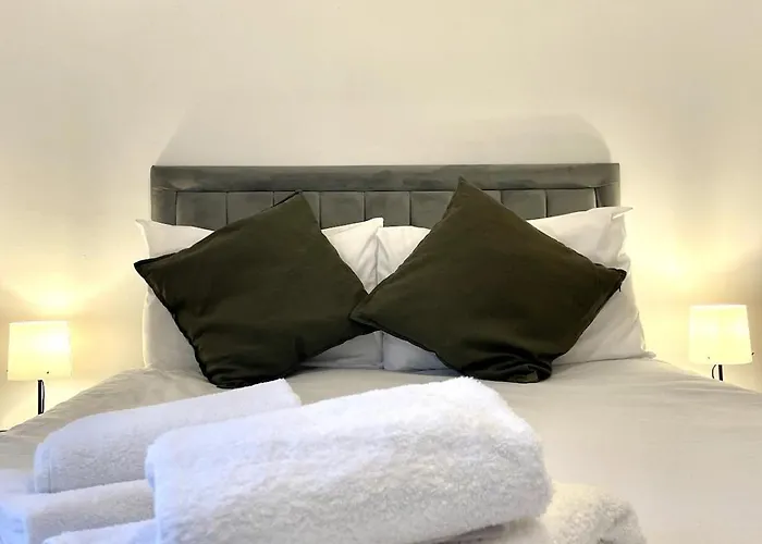 Chic 1-Bed Flat With Terrace In Notting Hill W10
