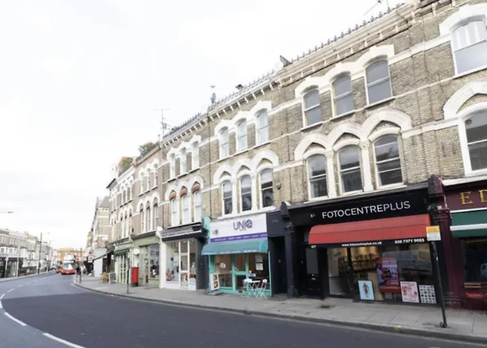 Elegant Fulham & Chelsea 3 Bed House With Roof Terrace & Jacuzzi