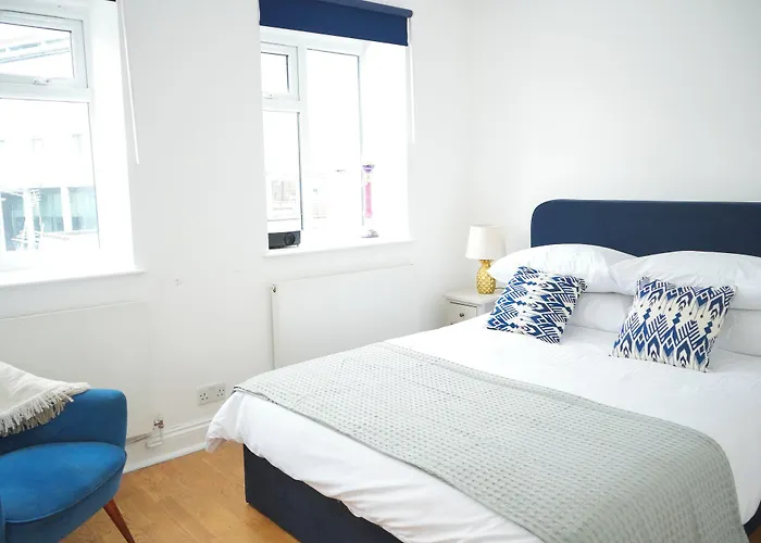Fun Energetic Oasis In Islington - Sleeps6