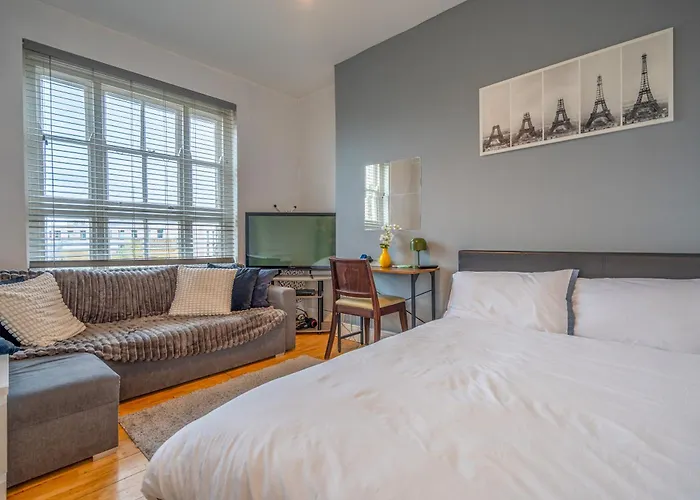 Fully Furnished Flat In Holborn
