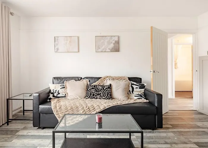 Stylish 2-Bedroom ! Long-Term Stay!