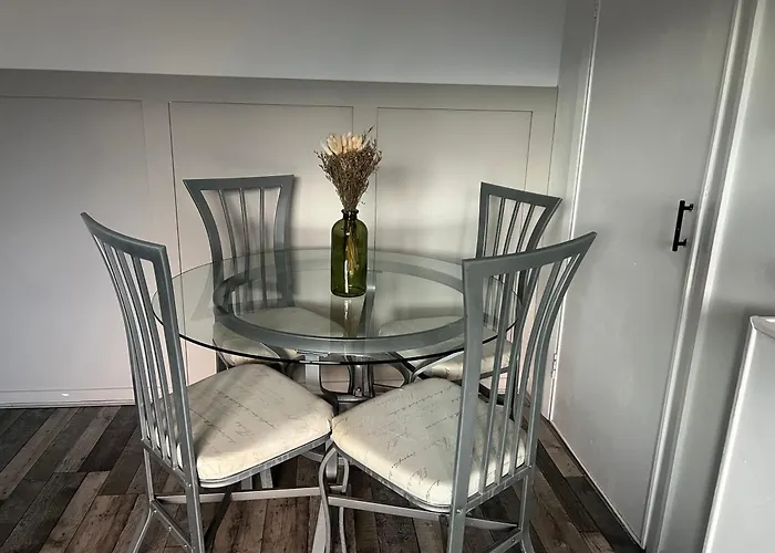 Stylish 2-Bedroom ! Long-Term Stay!