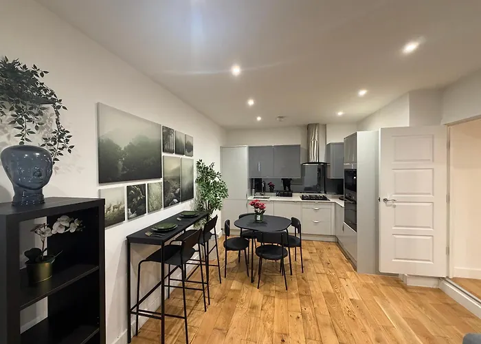 London City Apartment - Abba Voyage
