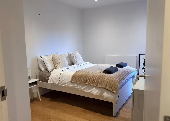 Modern & Luxurious 2-Bed By Abba, O2 & Canary Wharf
