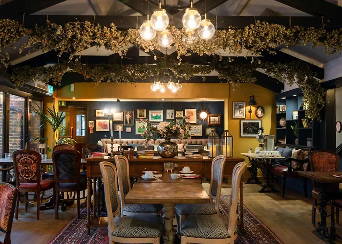 Rose And Crown Hotel