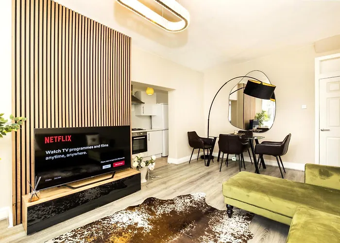 Luxe 4Br Retreat