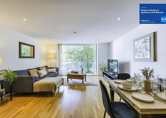 Elegant 2-Bedroom Apartment With Balcony