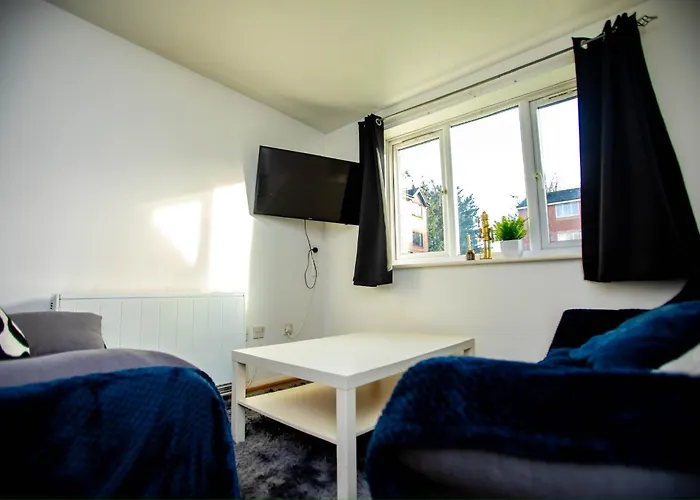Modern 1-Bed - Free Parking - Wifi - Near Station