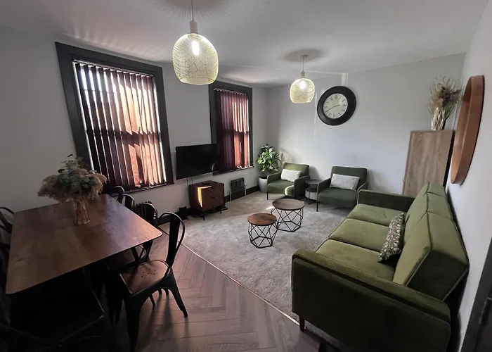 Fabulous 3 Bed - Near Excel - Sleeps 6 - 8