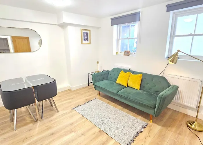 Modern Elegant Garden Apartment Near Tufnell Park Station - Quick Links To Central London
