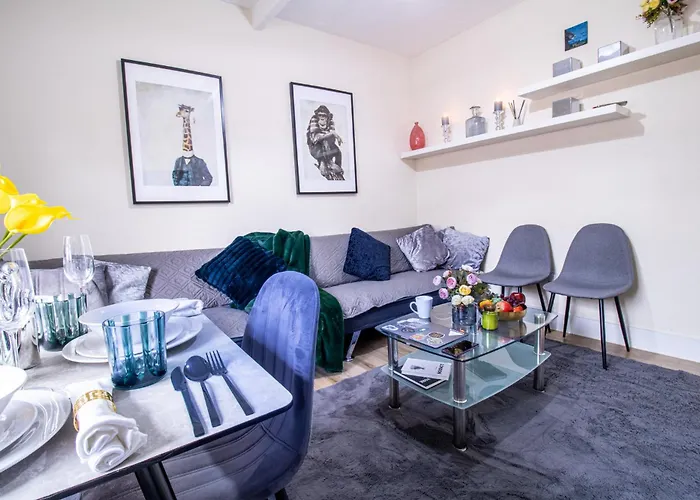 Luxury 2 Bed Apartment In The Heart Of Mayfair Your Stylish London Retreat 4Th Floor No Lift