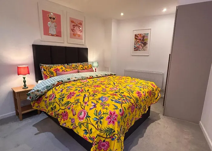 Deluxe Central London North Apartment