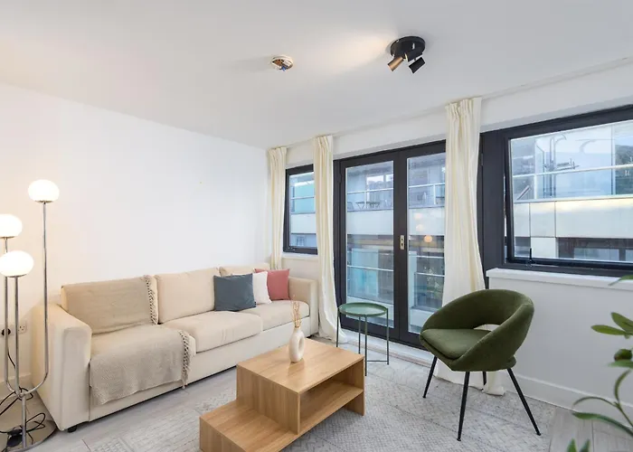 2 Bedroom Serviced Apartment, Barbican & Old Street, Sleeps 4