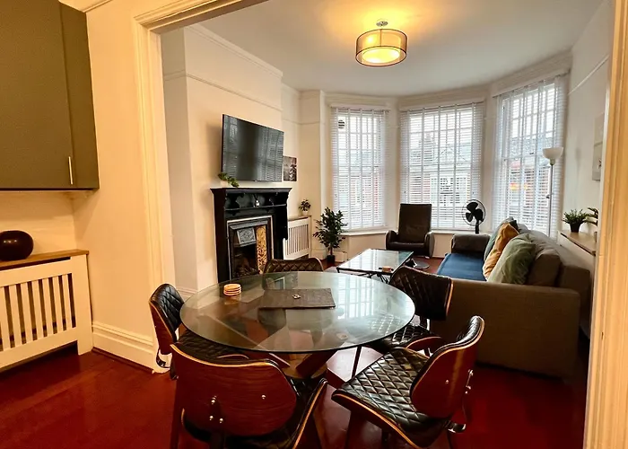 2 Bedroom Luxury Flat In Centre Of Muswell Hill