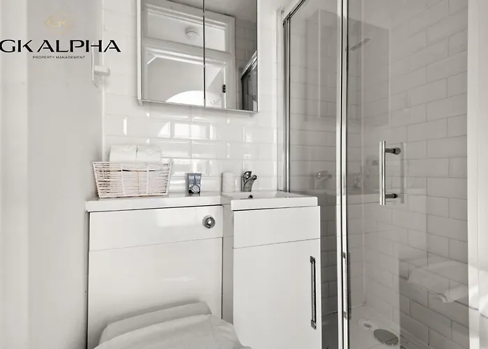 Modern 2-Bedroom Mews Home With Ultra Fast Wifi Near Paddington Station And Hyde Park - Sleeps 5 - Perfect For Vacation Stays