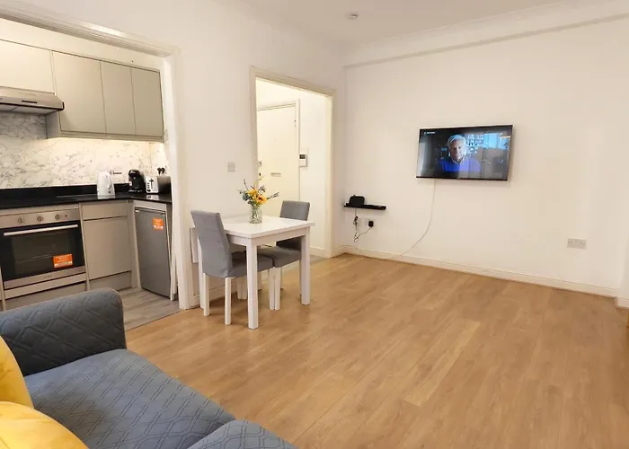 Neptune Flat 9 At Marble Arch
